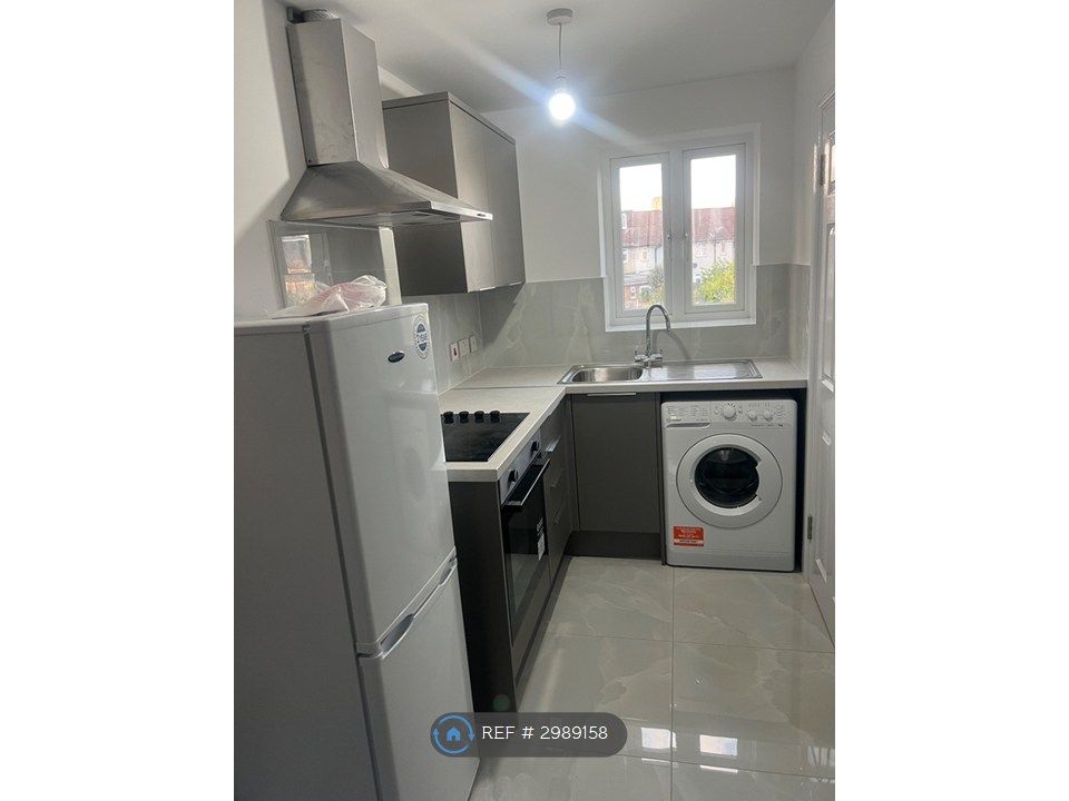 Property photo 1 of 2