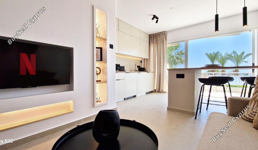 Property photo 2 of 28