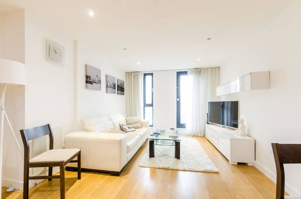 Property photo 2 of 8