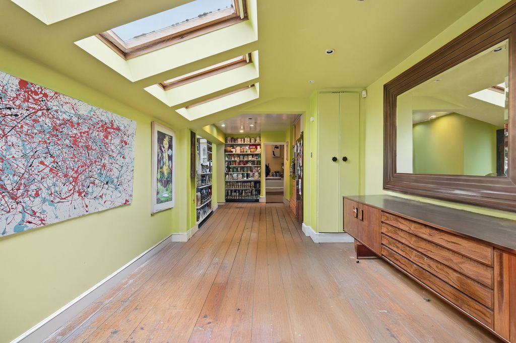 Property photo 3 of 13 Photo 3