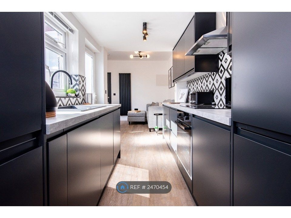 Property photo 1 of 24 Kitchen