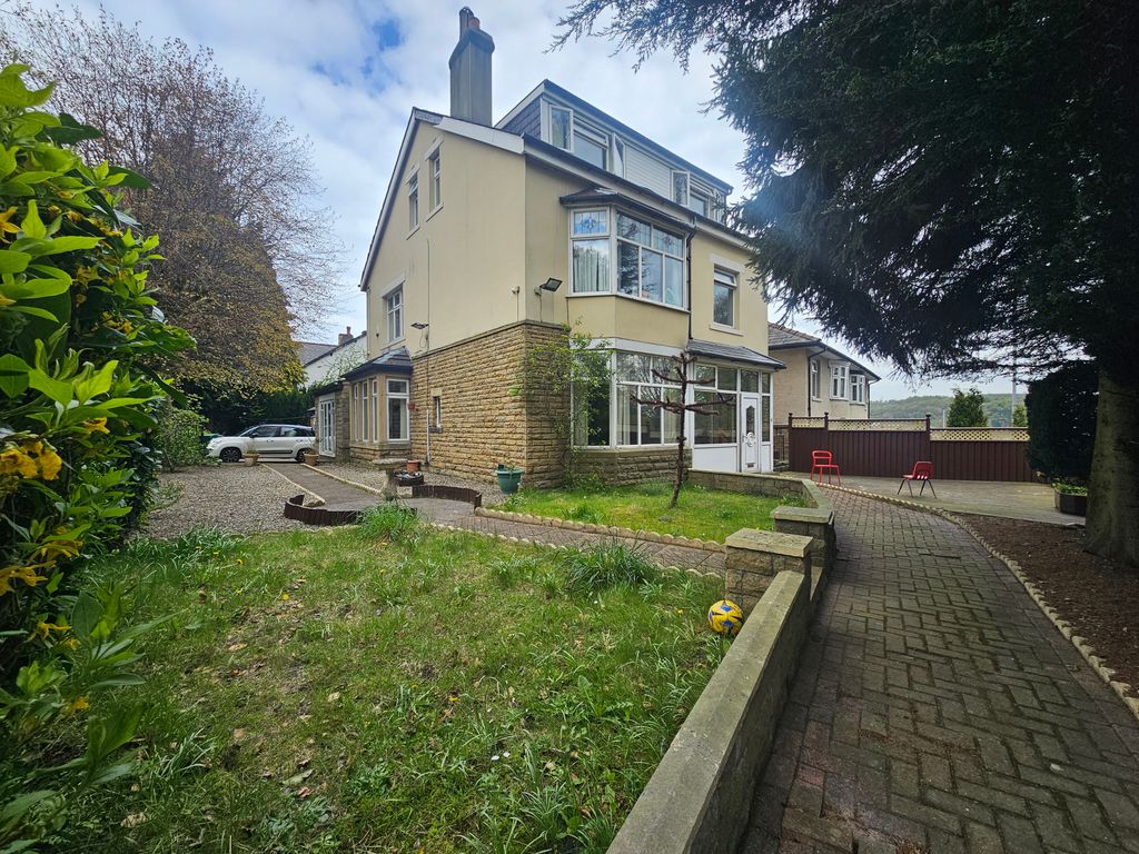 Property photo 1 of 25
