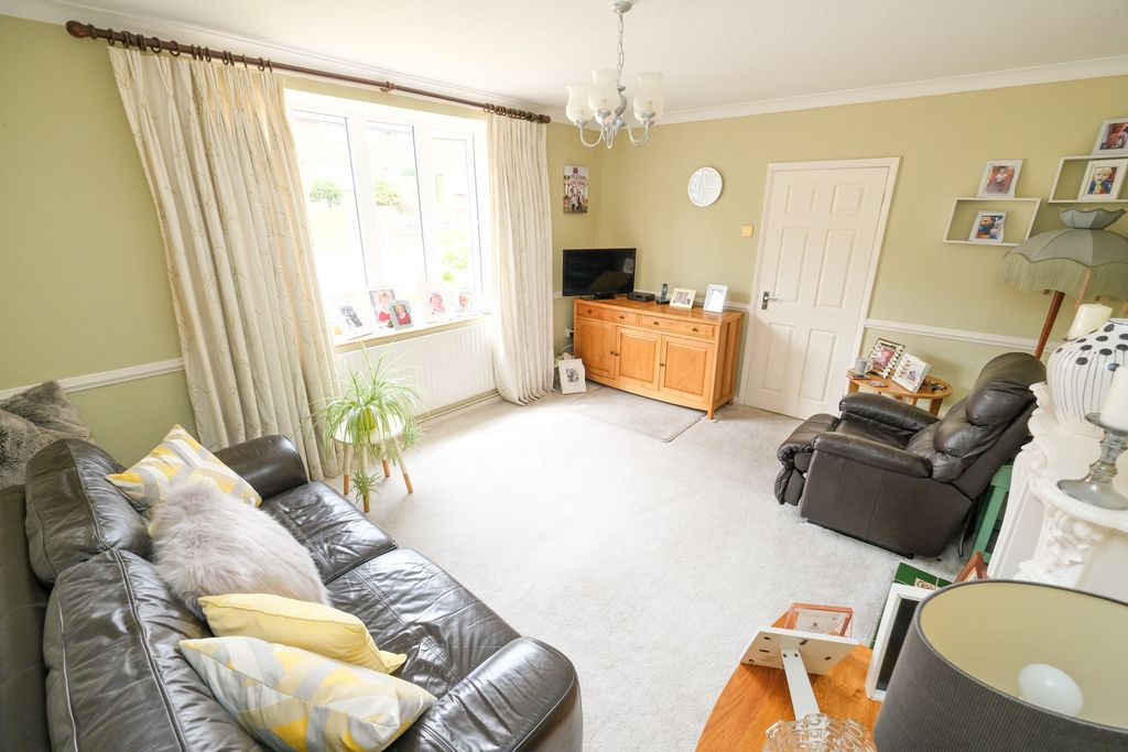 Property photo 2 of 16