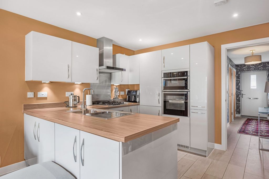 Property photo 3 of 27 42_75247.Jpg