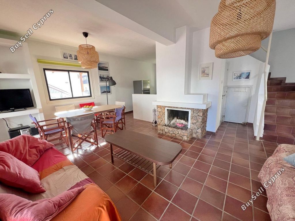 Property photo 2 of 30