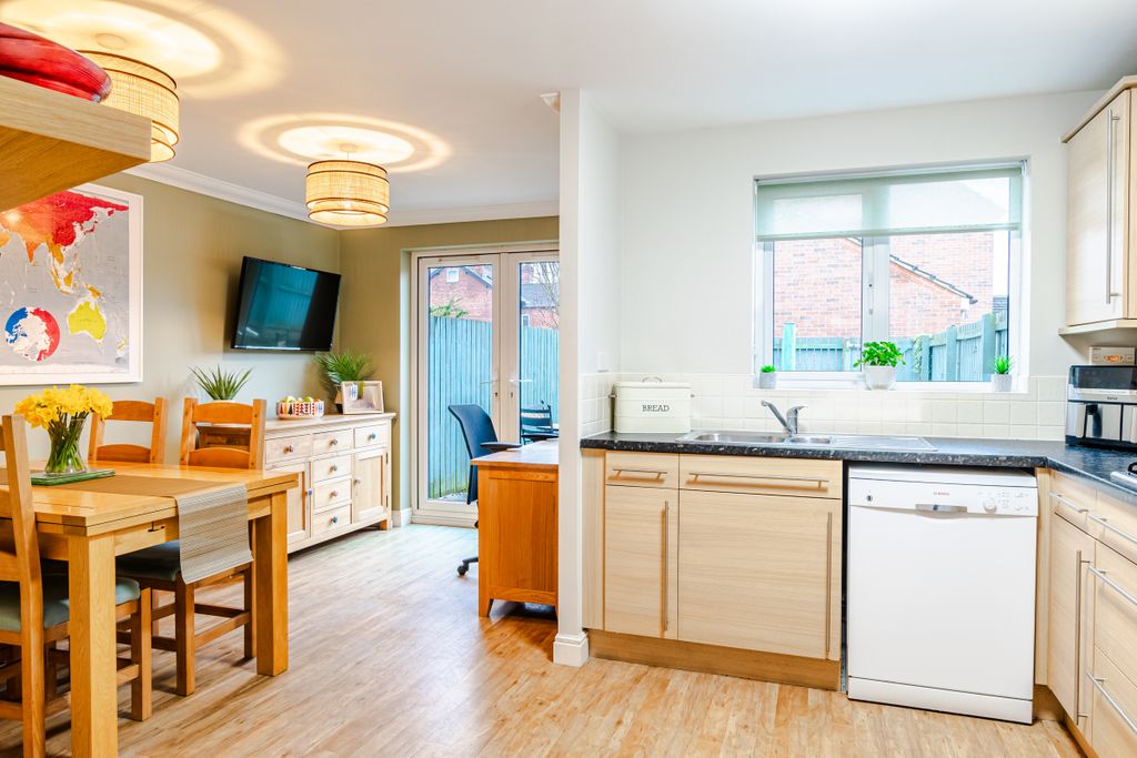 Property photo 2 of 26 Kitchen1