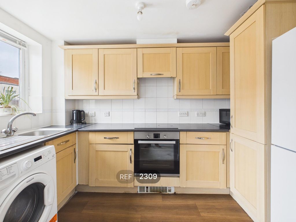 Property photo 2 of 13 Kitchen