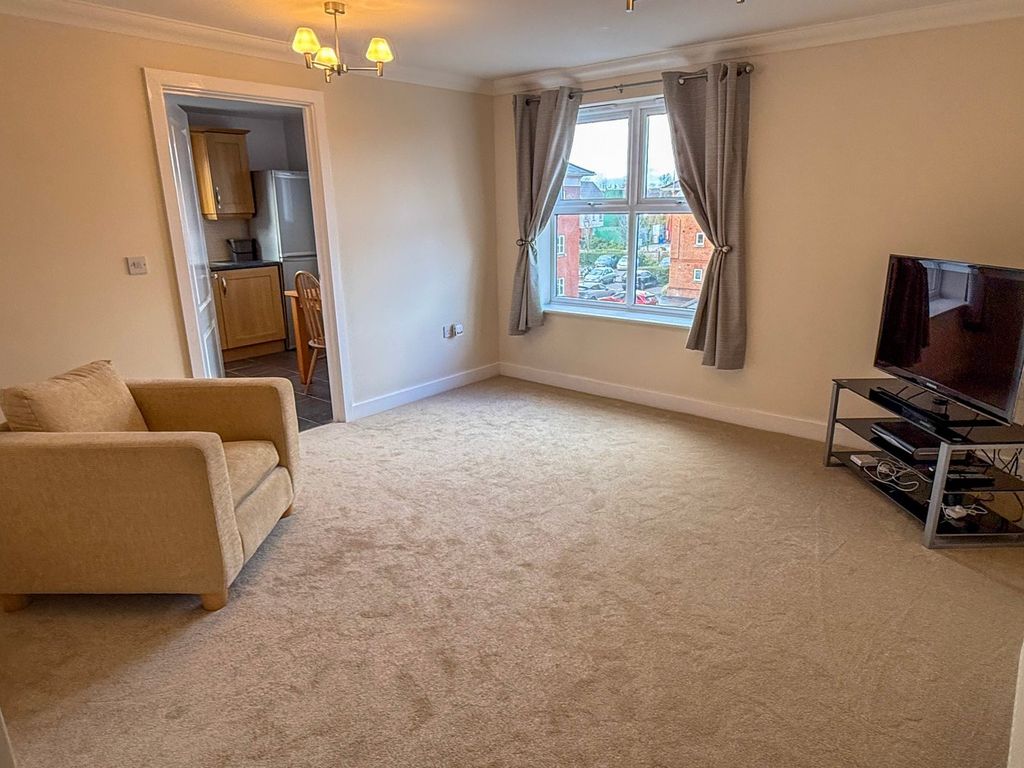 Property photo 2 of 8