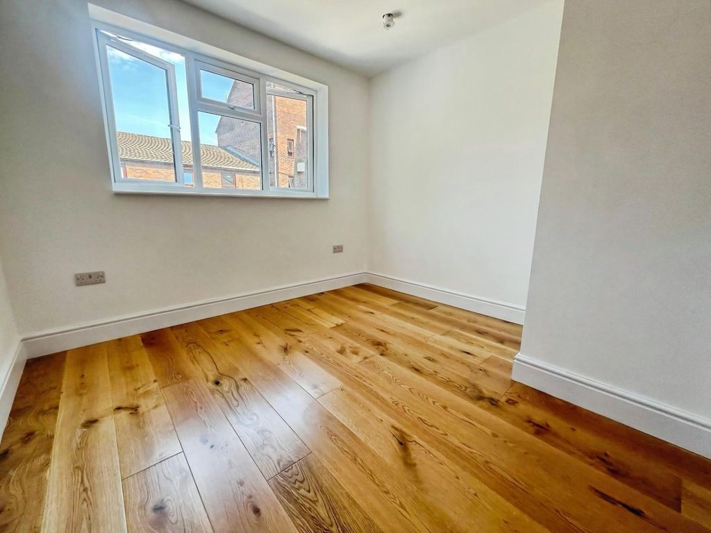 Property photo 2 of 11 Cfa7d4F5-Windmill 20Box 20Room.Jpg