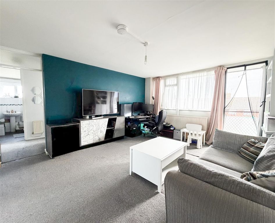 Property photo 2 of 12