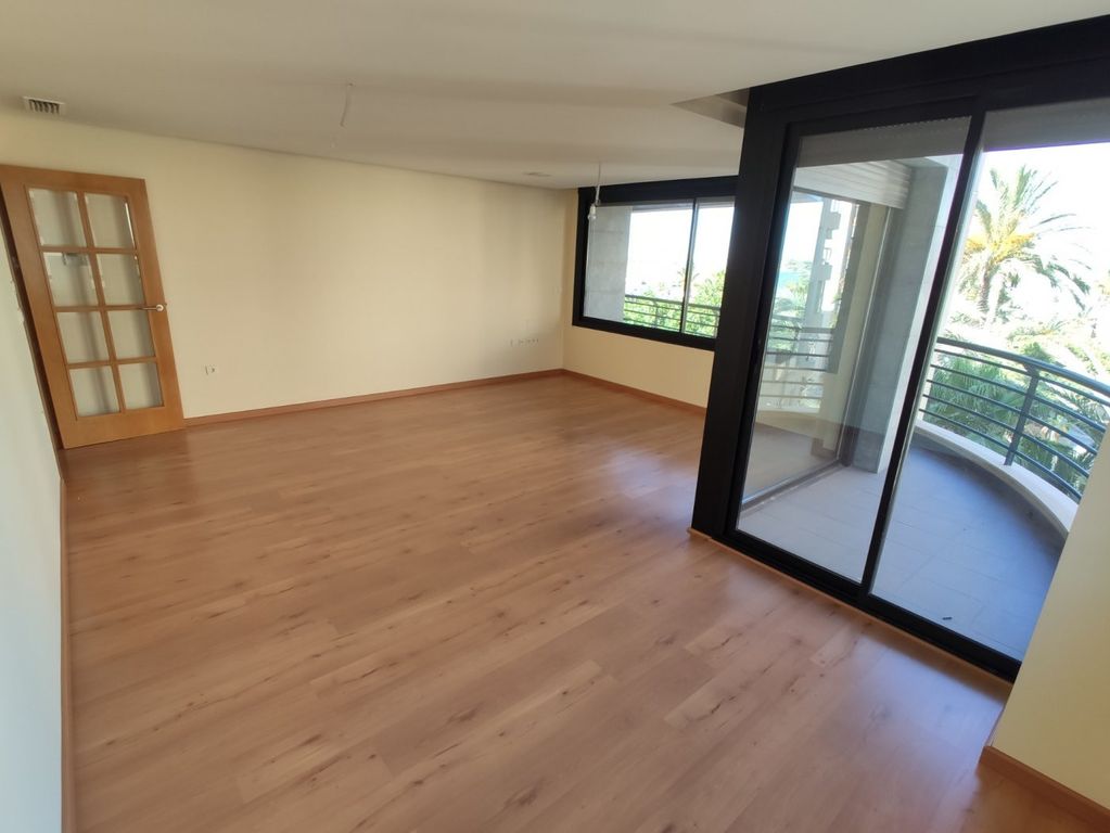 Property photo 2 of 39
