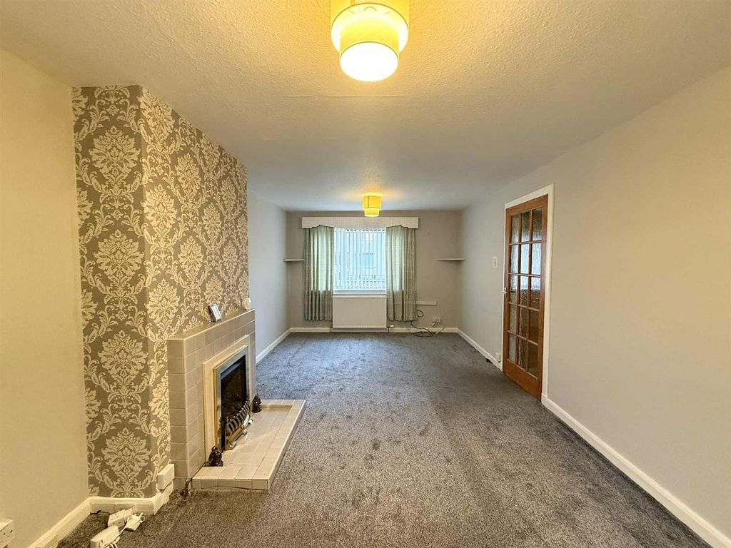 Property photo 3 of 17 Lounge 1.Jpg