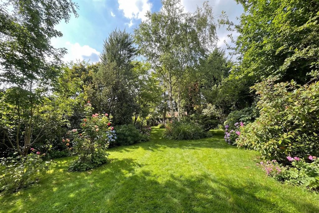 Property photo 2 of 18 Image-4x3-2400x1792 (4).Jpeg