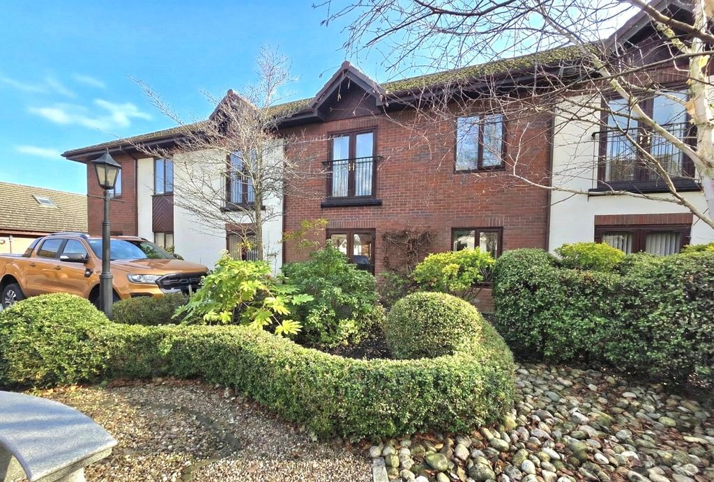 Property photo 1 of 17 Front