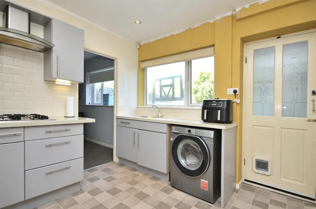 Property photo 3 of 13 Kitchen
