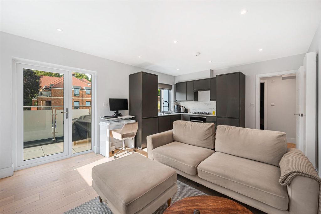 Property photo 2 of 12 Ellesmere.5.Jpg