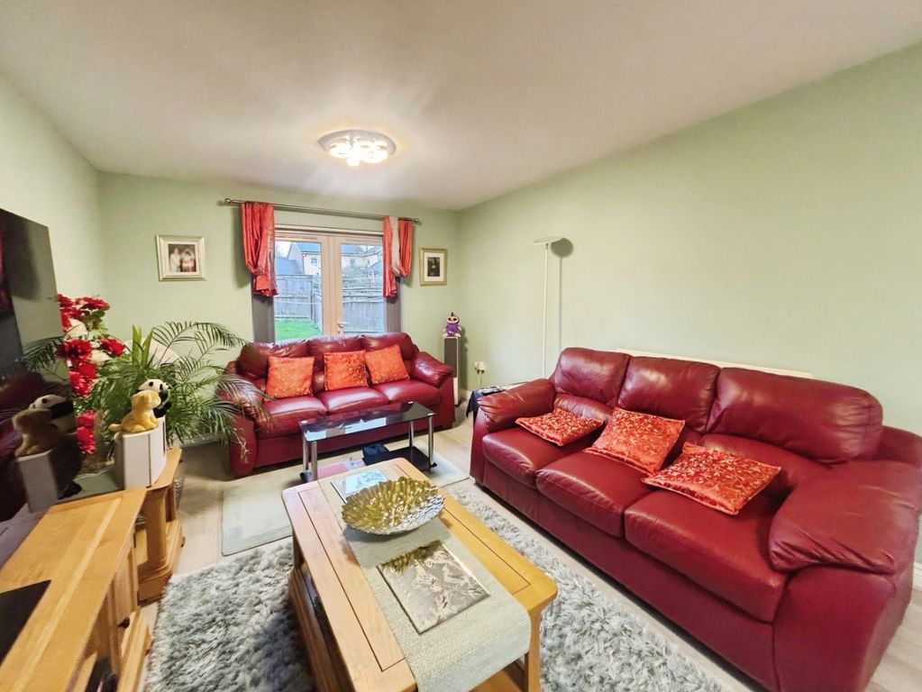 Property photo 3 of 12 4701952