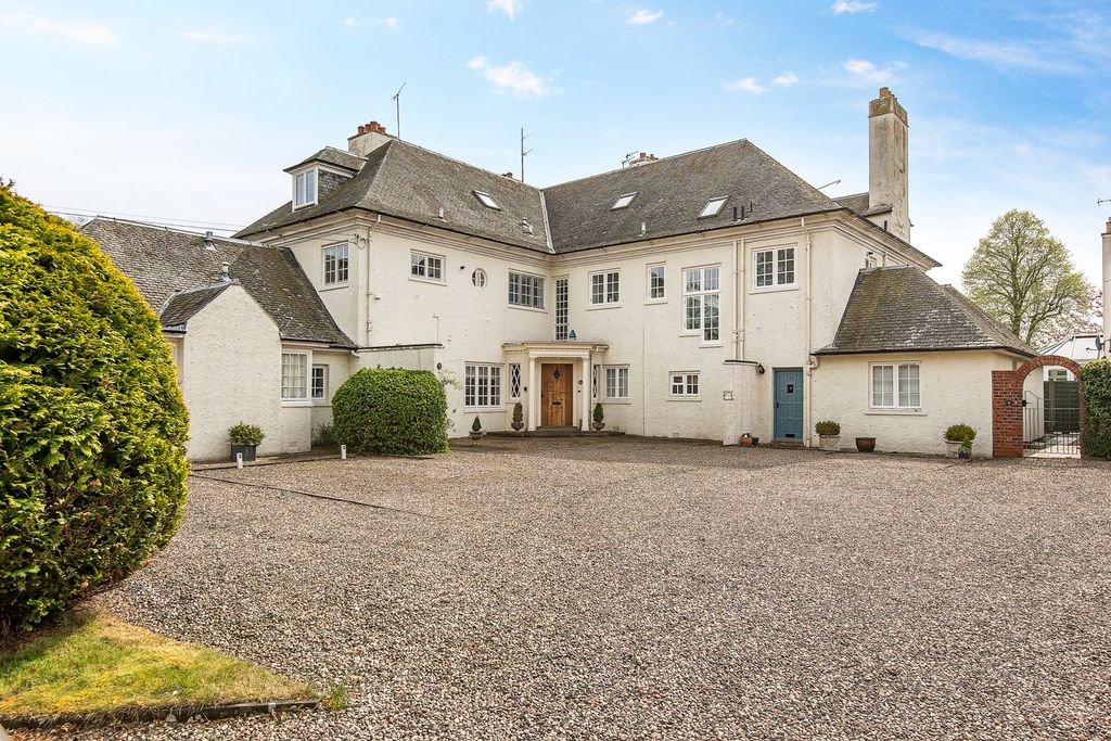 Property photo 1 of 28