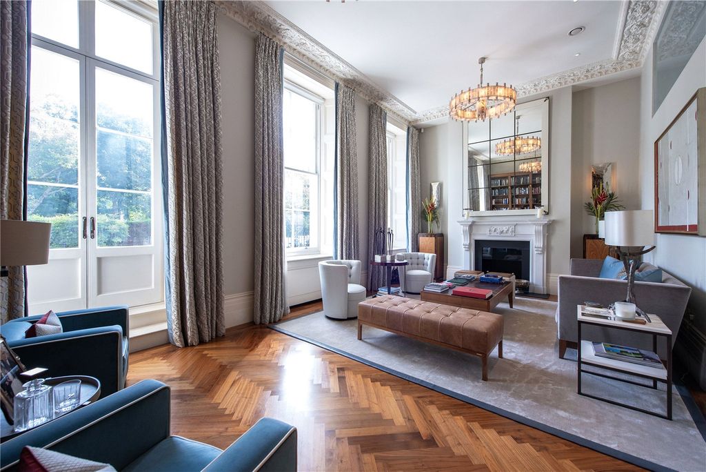 Property photo 3 of 20 Reception