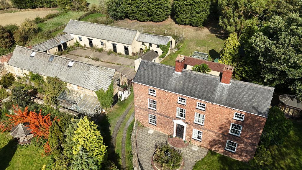 Property photo 2 of 18