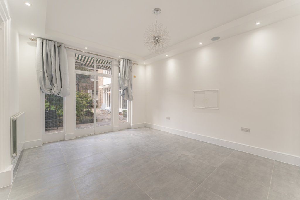 Property photo 2 of 17 Picture No. 48