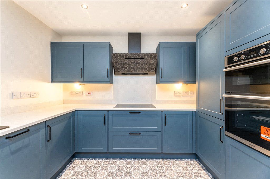 Property photo 3 of 32 Kitchen