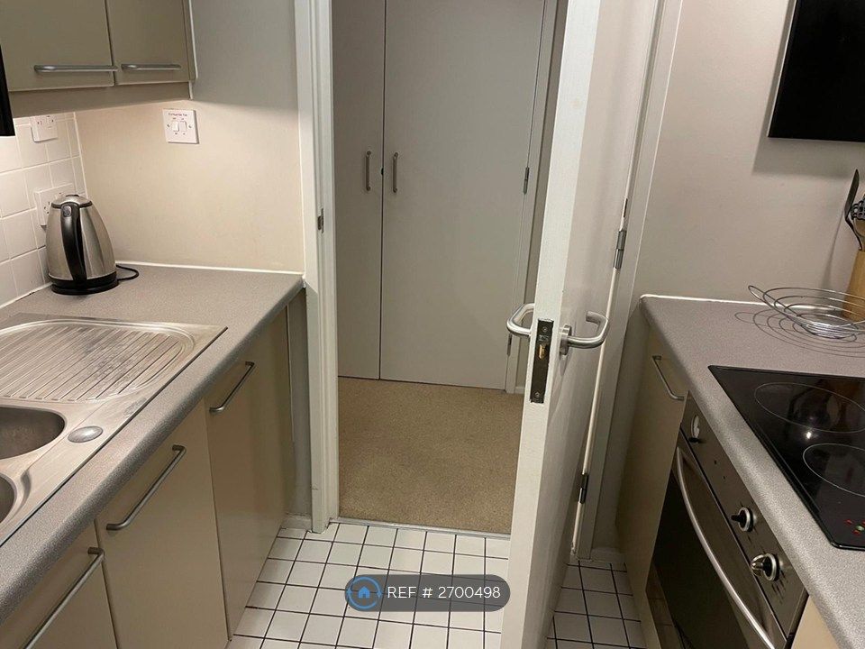 Property photo 2 of 7 Kitchen