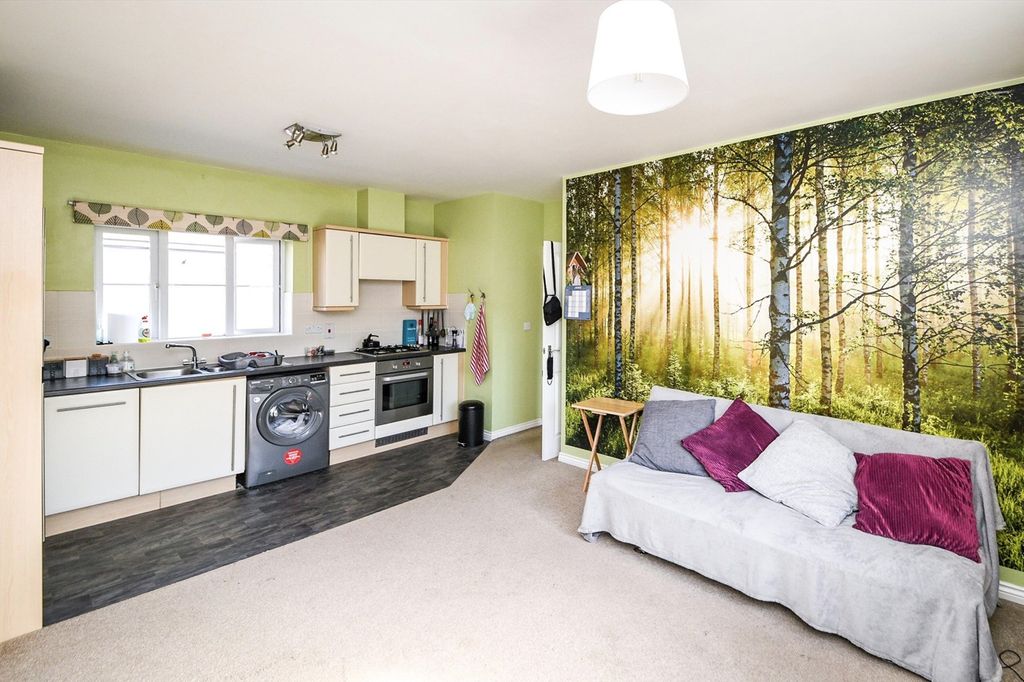 Property photo 3 of 12