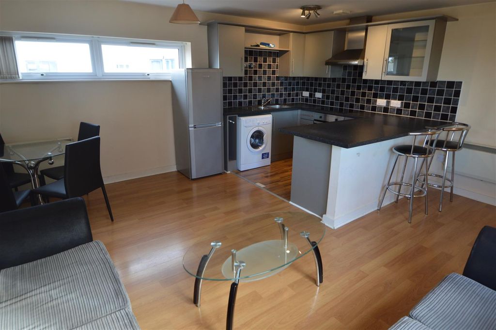 Property photo 3 of 9