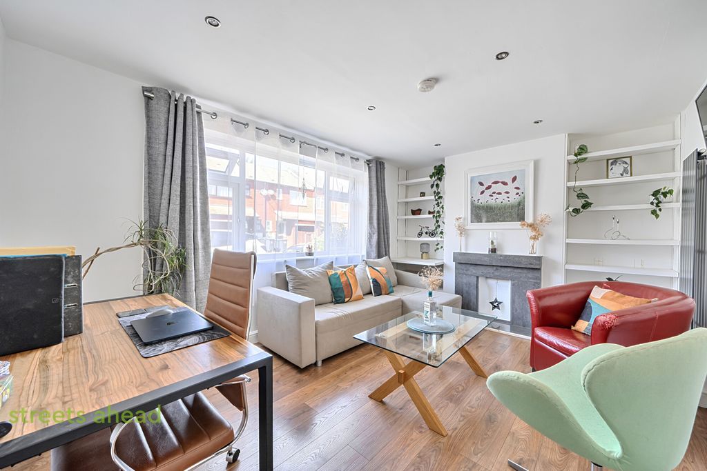 Property photo 2 of 17 6Dbcfa35-354F-46E...
