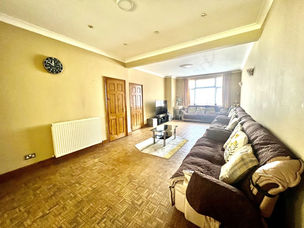 Property photo 3 of 20 Gallery