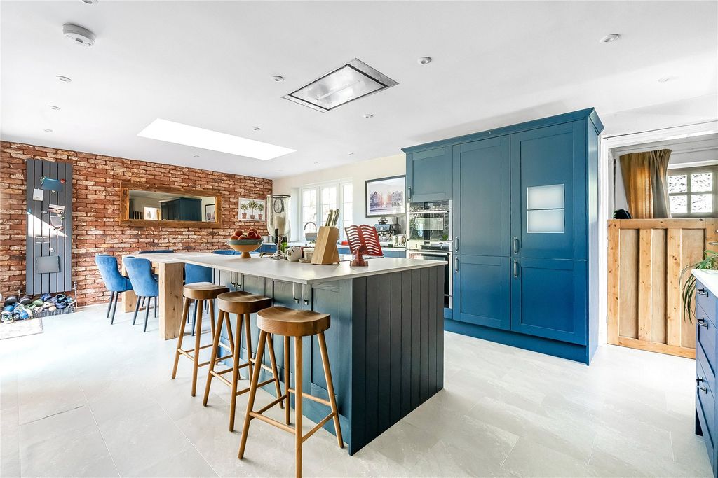 Property photo 2 of 26 Kitchen/Dining Room