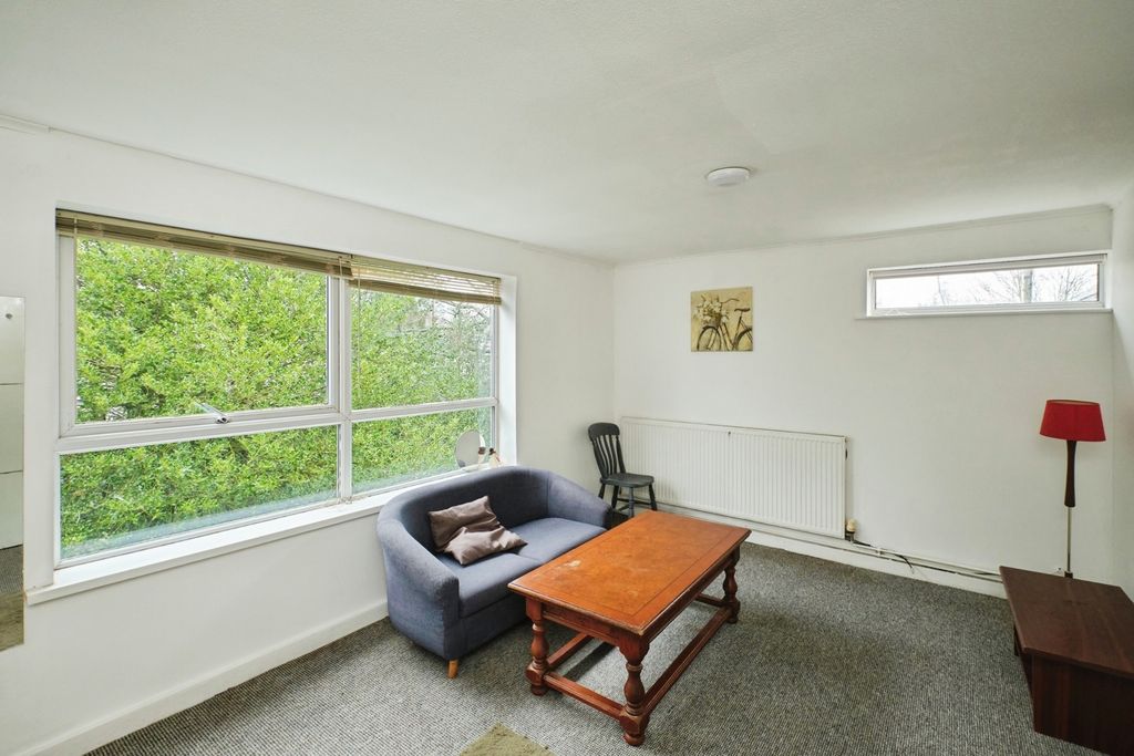 Property photo 3 of 17 Pbox-Img.Jpg