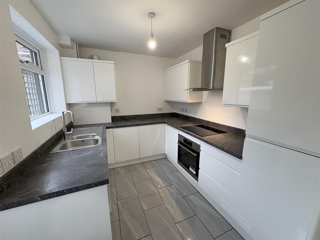 Property photo 1 of 14 Kitchen