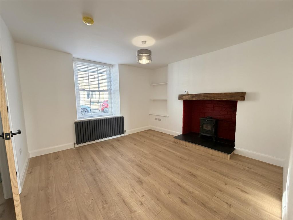 Property photo 2 of 19 Living Room