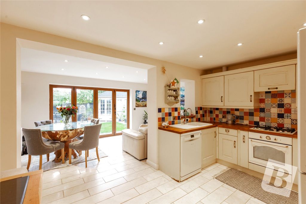 Property photo 3 of 36 Picture No. 20