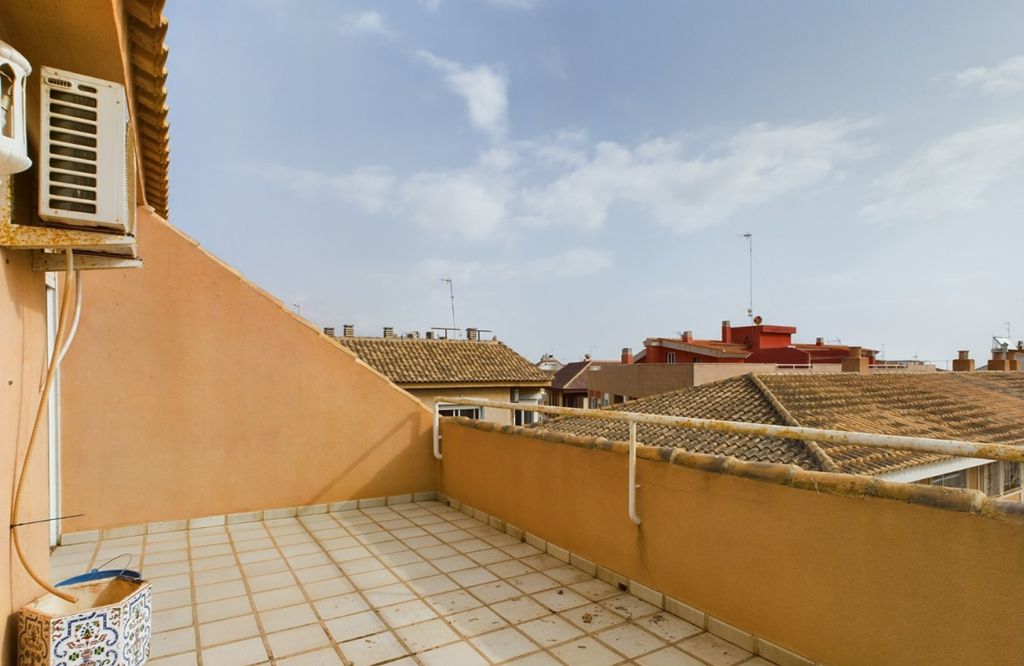 Property photo 1 of 35