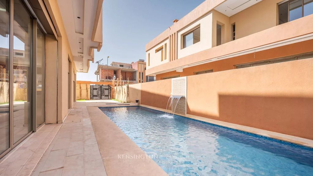 Property photo 2 of 27