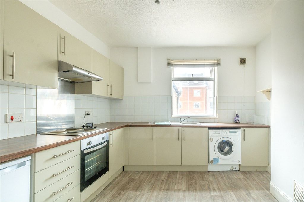 Property photo 3 of 14 Picture No. 05