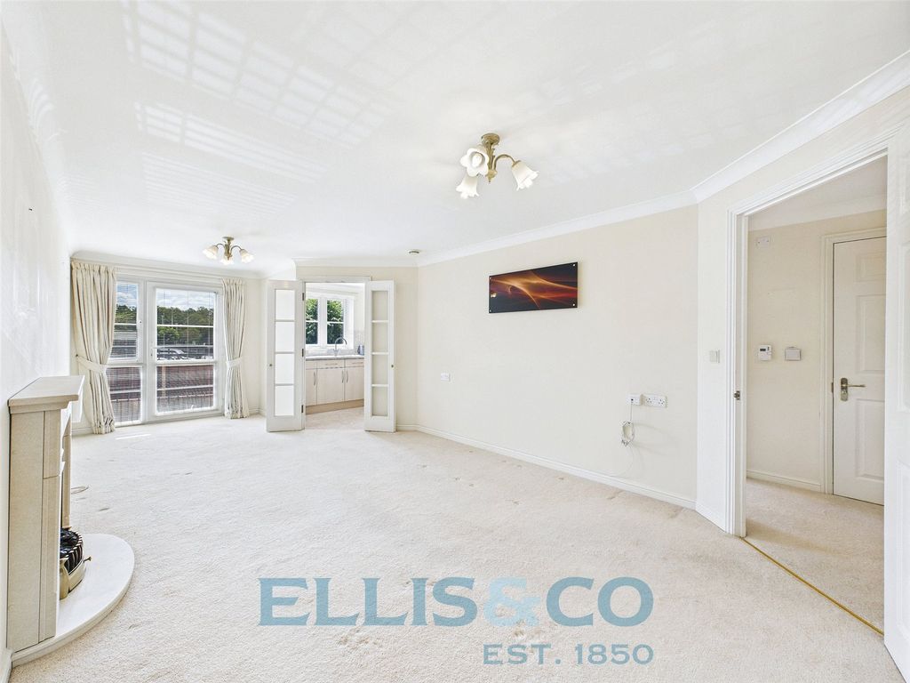 Property photo 3 of 18 Picture No. 28