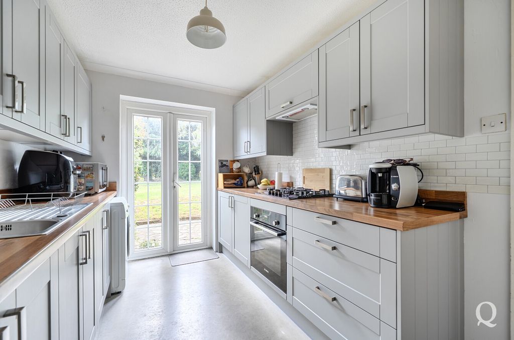 Property photo 2 of 24 d51Da3Df-E470-4Bb...