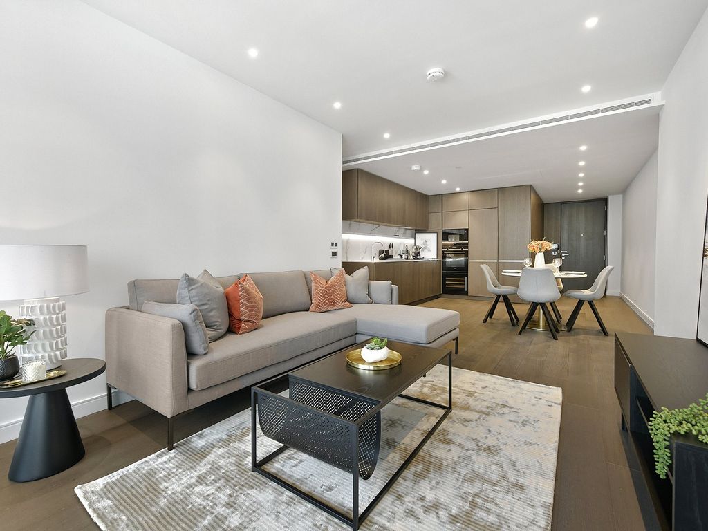 Property photo 1 of 18 Ellington Tower