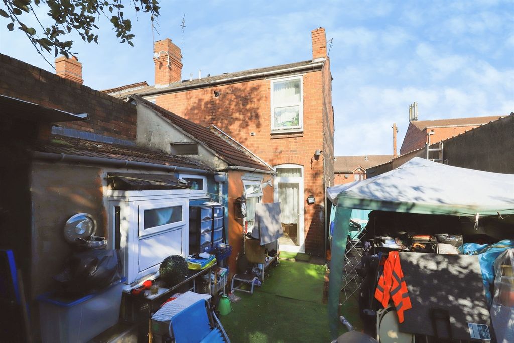 Property photo 2 of 5