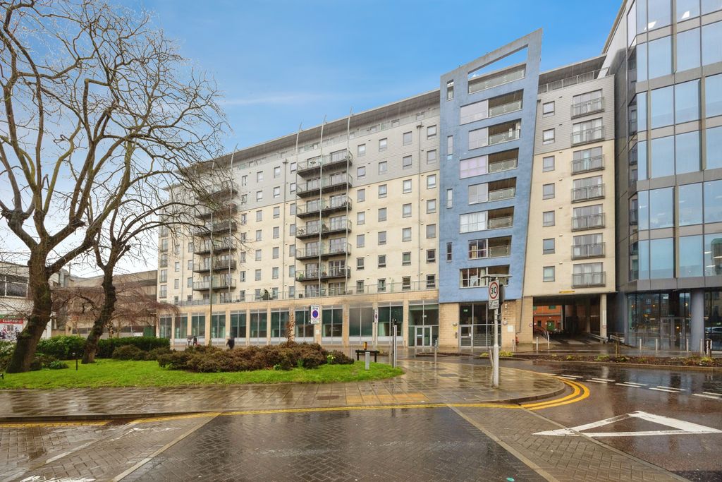 Property photo 2 of 12