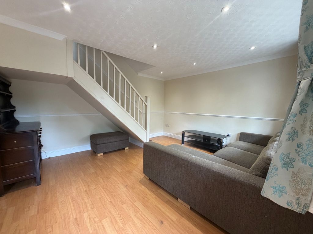 Property photo 2 of 10 5537221