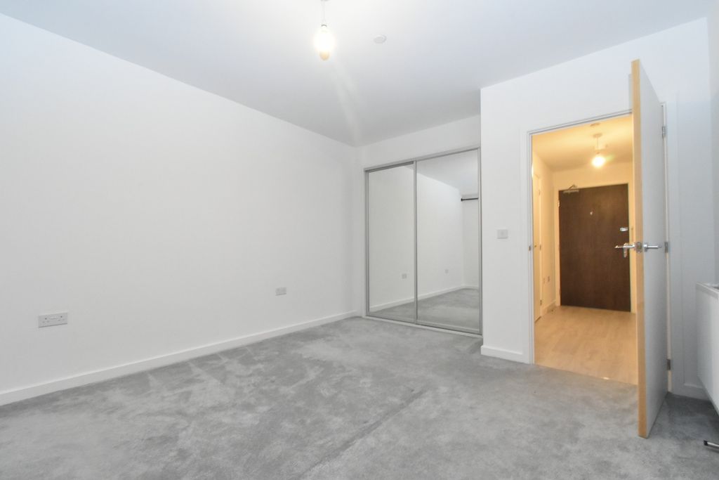 Property photo 3 of 5 Bedroom