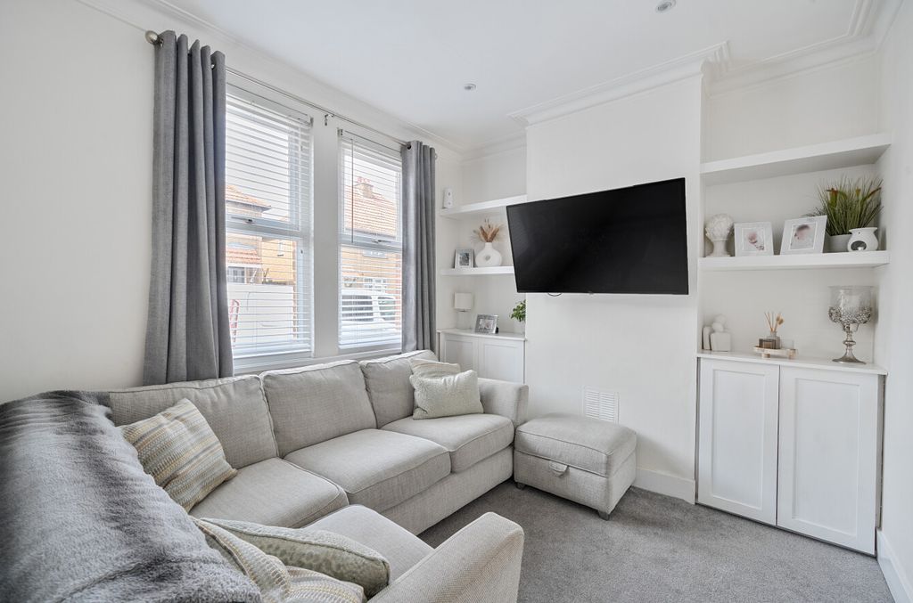 Property photo 2 of 17 1324775-17-68760998d96dc