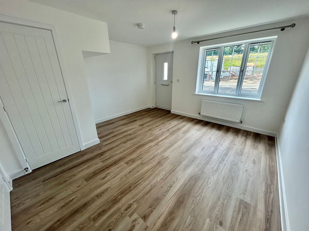 Property photo 2 of 13 Image