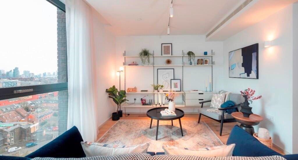 Property photo 1 of 19 Living Room