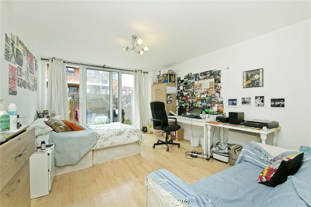 Property photo 3 of 10